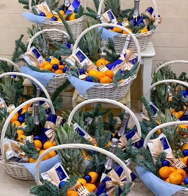 Корзина со сладостями Подарочный Набор "Новогодний Корпоратив"